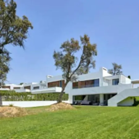 Luxury Golf In Camiral Area Near *