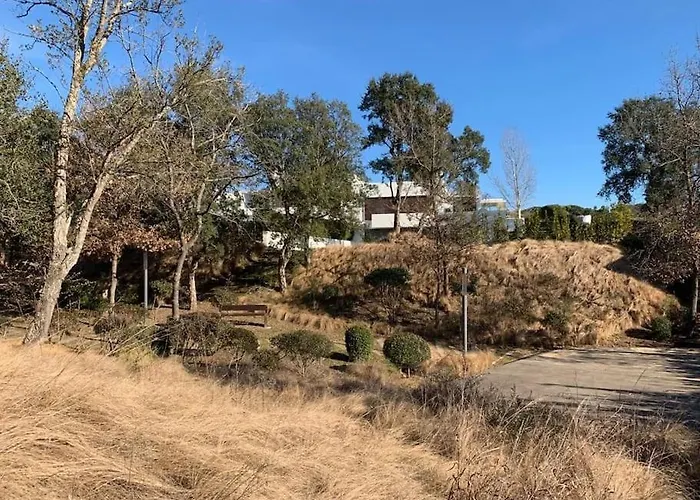 Luxury Golf In Camiral Area Near *