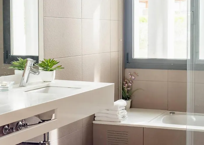 Luxury Golf In Camiral Area Near *